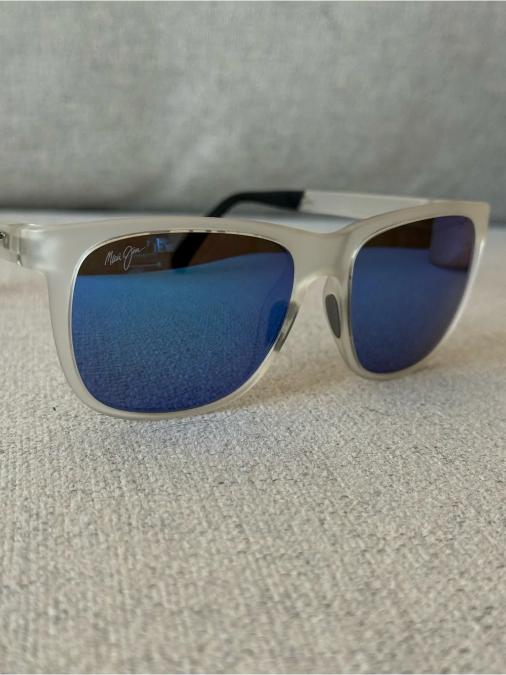 Maui Jim Tail Slide Frosted Crystal/Hawaii Blue Lens Unisex Sunglasses